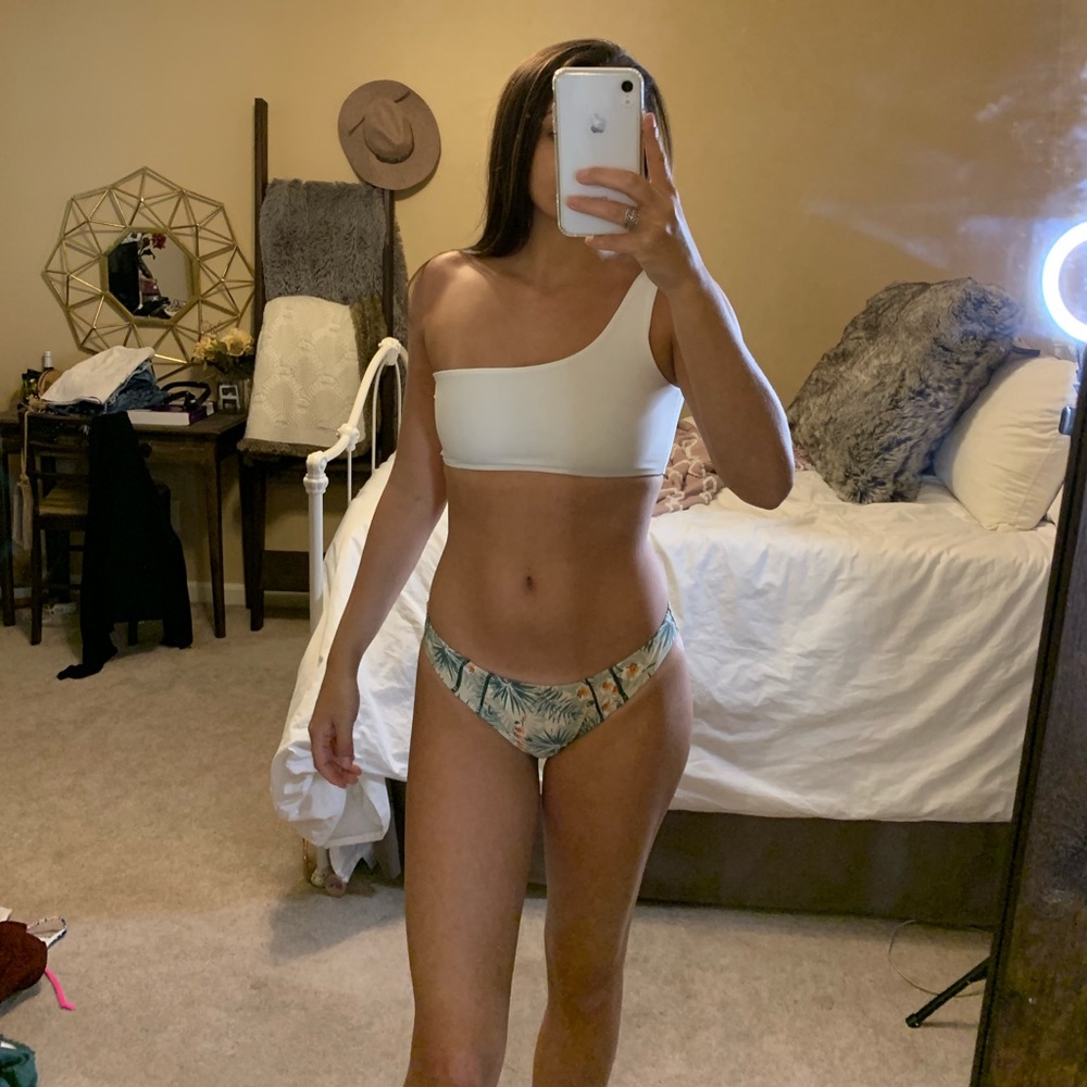 White one shoulder bikini top! Never worn!